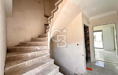 KIZILKEÇİLİ'DE SİTE İÇİNDE SATILIK HAVUZLU VİLLA