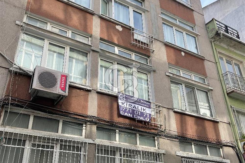 Yeldeğirmeni'nde Kiralık Eşyalı 2+1 Daire