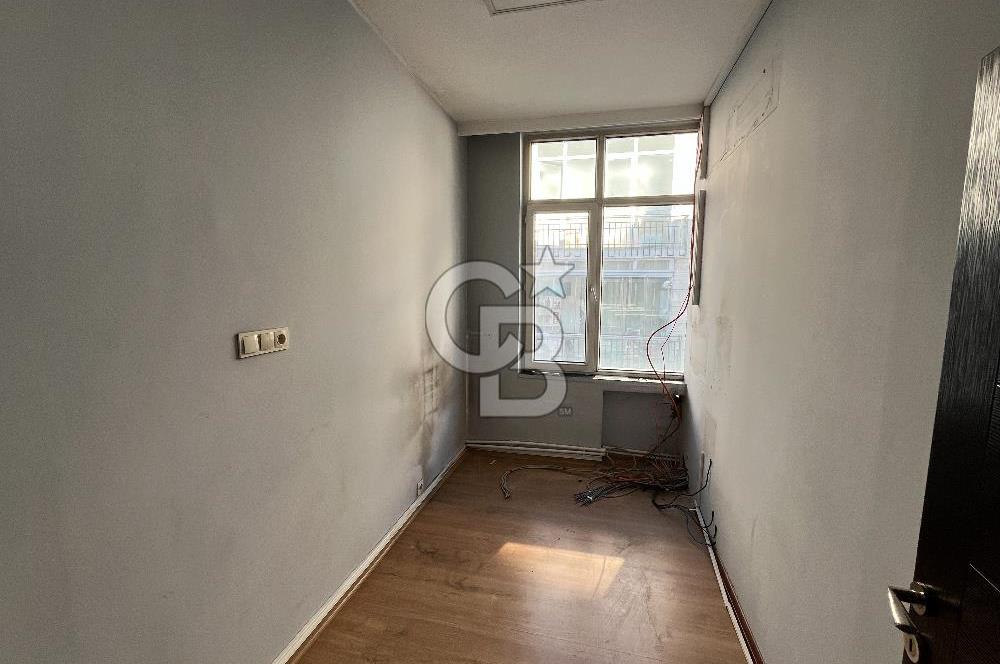 MEYDAN'DA KİRALIK PRESTİJLİ OFİS FIRSATI - MARAŞ CAD. CEPHELİ