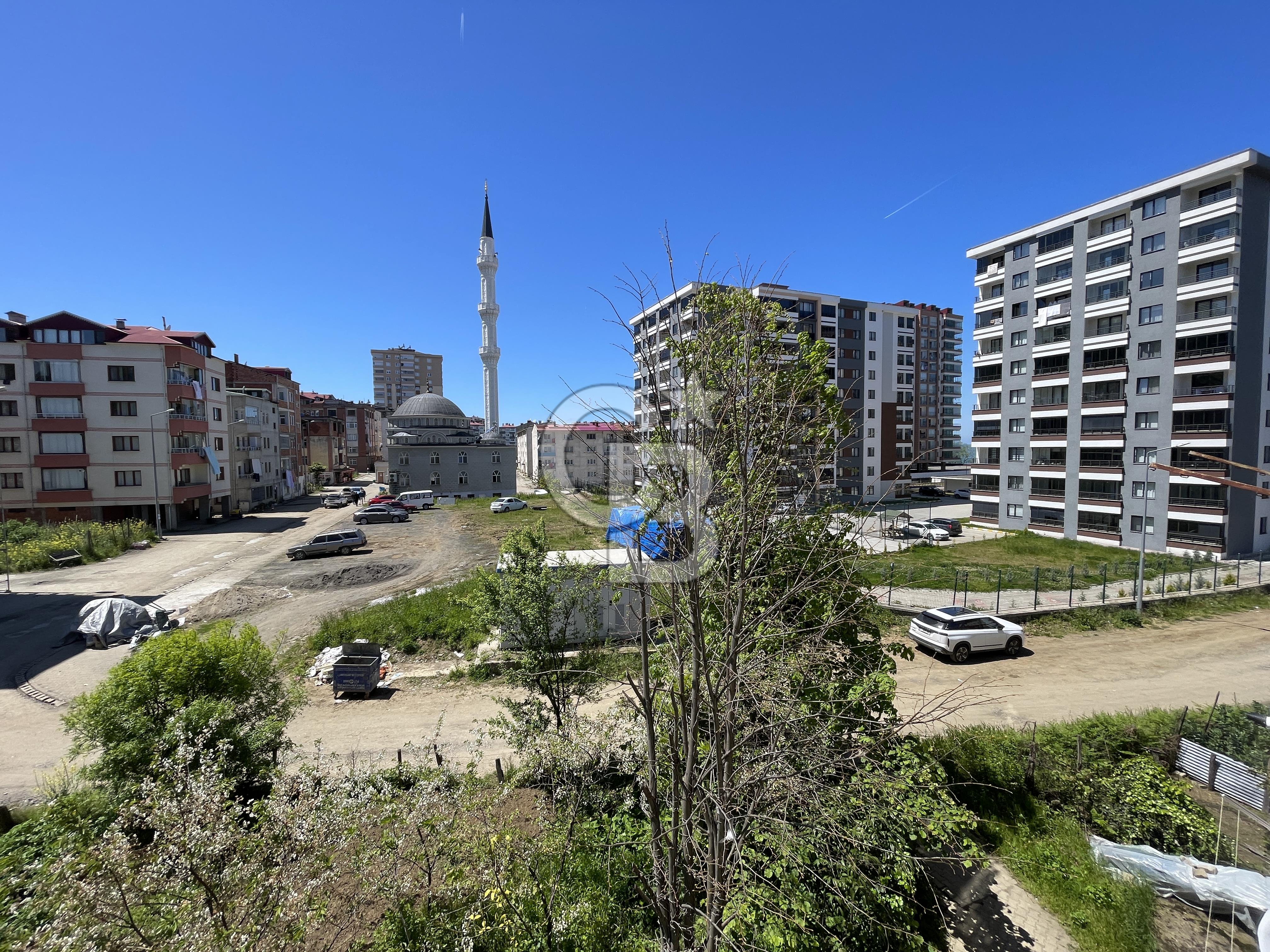VAKFIKEBİR ÇARŞI'DA SATILIK FIRSAT DAİRE
