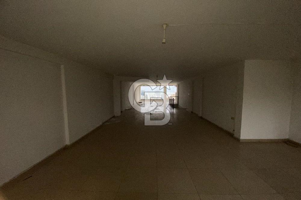 ARSİN YEŞİLYALI'DA YOLA CEPHELİ GALERİ KATLI KİRALIK DÜKKAN