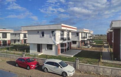 Altınova Kolaylı Plus Sitesinde Havuzlu Kısmi Deniz Manzaralı1+1
