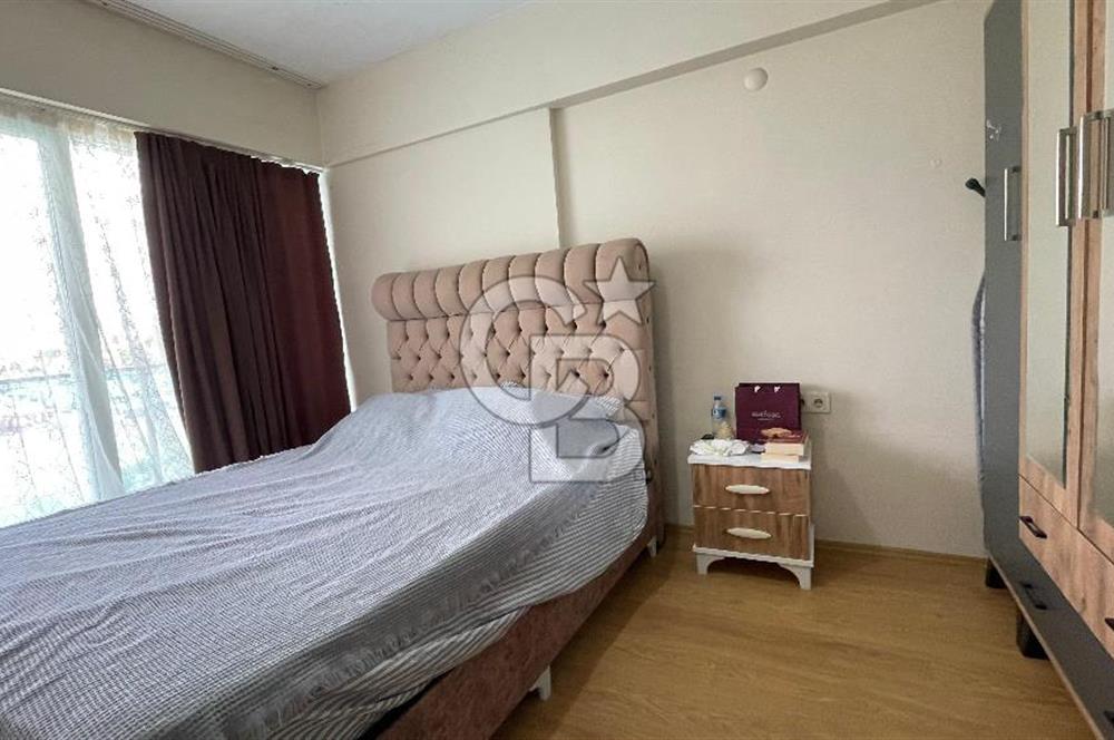Bornova Park Evlerinde Havuz Cepheli Büyük Tip 1+1 Satılık Daire