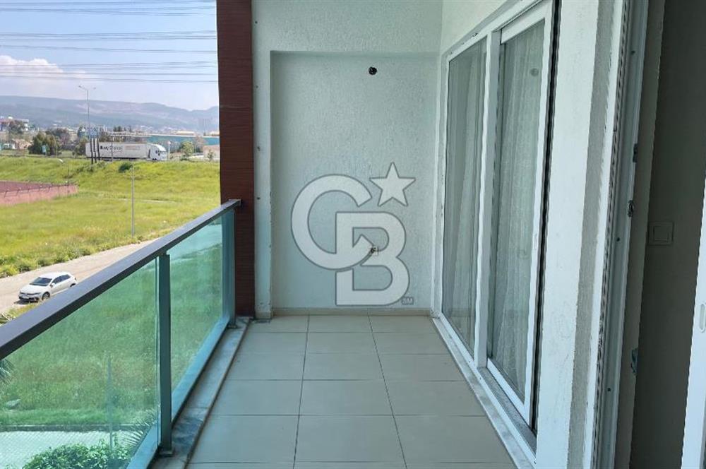 Bornova Park Evlerinde Havuz Cepheli Büyük Tip 1+1 Satılık Daire