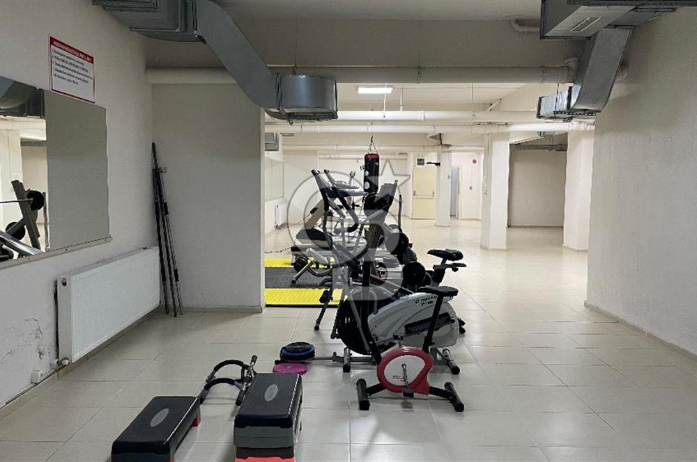Bornova Park Evlerinde Havuz Cepheli Büyük Tip 1+1 Satılık Daire