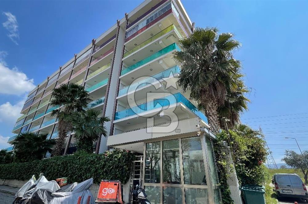 Bornova Park Evlerinde Havuz Cepheli Büyük Tip 1+1 Satılık Daire