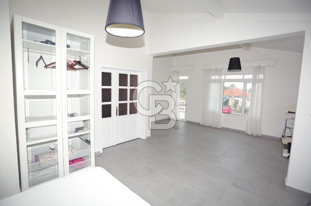 ÇEŞME ŞİFNE’DE GENİŞ BAHÇELİ 7+1 MÜSTAKİL VİLLA