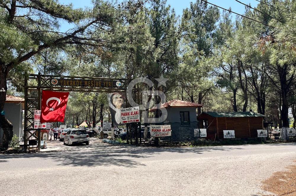Bornova Yakaköy’de Mesire Alanı Karşısı | Etrafı Çevrili Konum