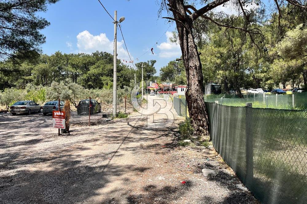 Bornova Yakaköy’de Mesire Alanı Karşısı | Etrafı Çevrili Konum
