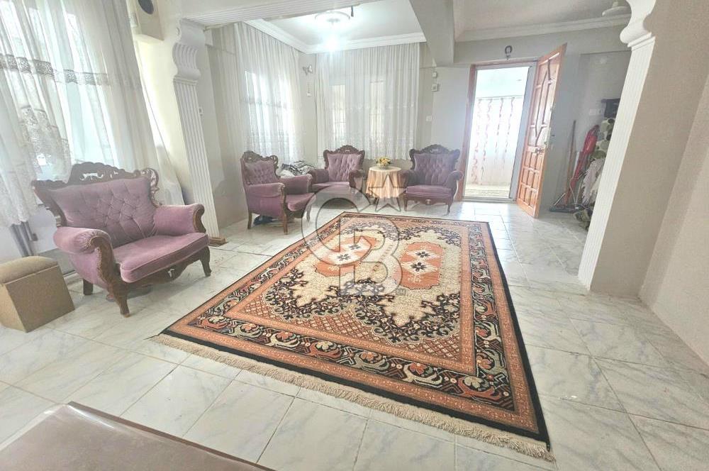 SATILIK AKBÜK SİTE İÇİNDE VİLLA 