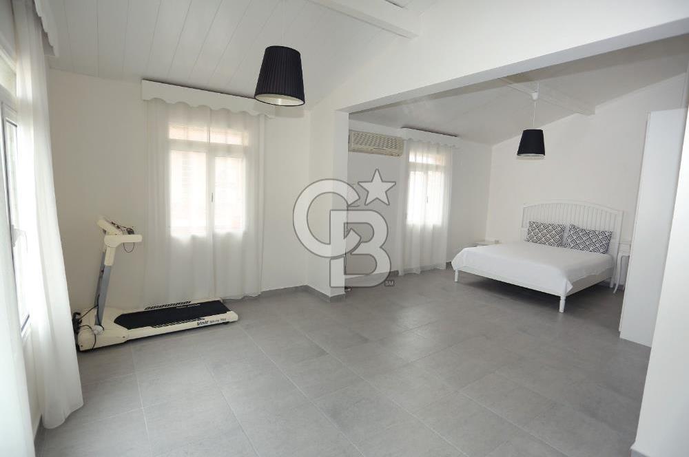 ÇEŞME ŞİFNE’DE GENİŞ BAHÇELİ 7+1 MÜSTAKİL VİLLA