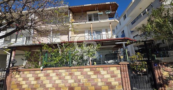 SATILIK ÇAMLIK DİTE İÇİNDE VİLLA 4+1 - 348866