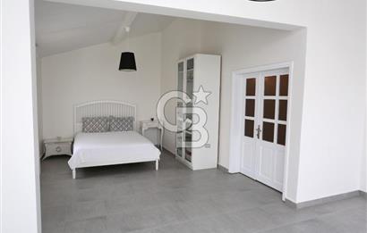 ÇEŞME ŞİFNE’DE GENİŞ BAHÇELİ 7+1 MÜSTAKİL VİLLA