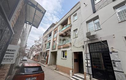Çiğli Yeni Mahallede Eşyalı Teraslı Kiralık 3+1 Daire