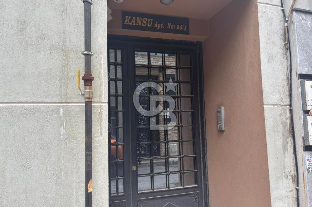 Çiğli Yeni Mahallede Eşyalı Teraslı Kiralık 3+1 Daire