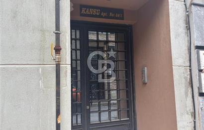Çiğli Yeni Mahallede Eşyalı Teraslı Kiralık 3+1 Daire