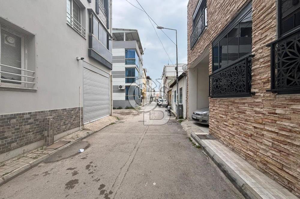 Çiğli Yeni Mahallede Eşyalı Teraslı Kiralık 3+1 Daire