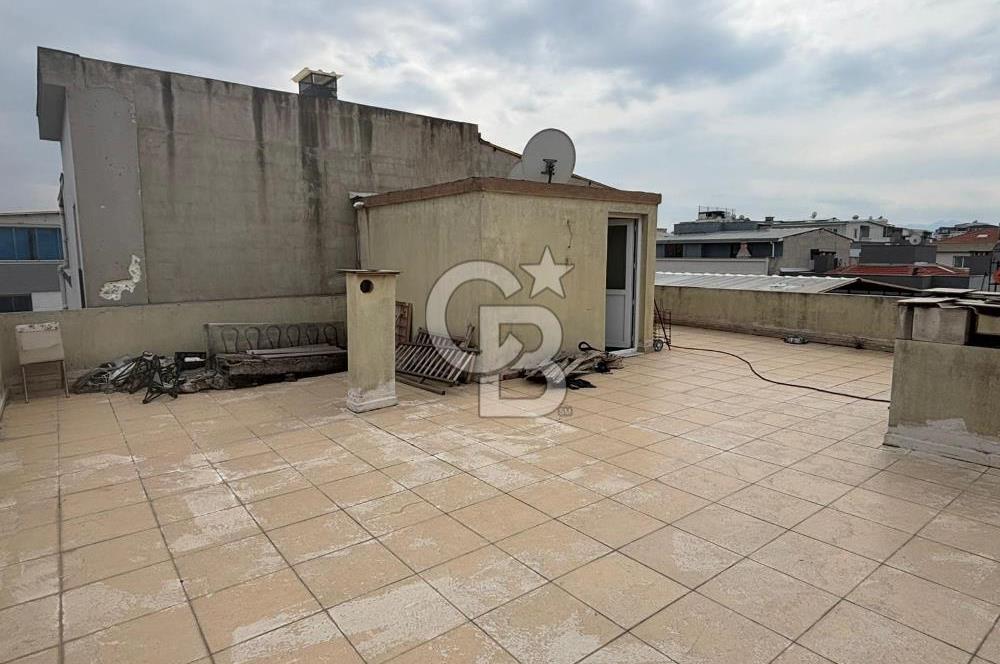 Çiğli Yeni Mahallede Eşyalı Teraslı Kiralık 3+1 Daire