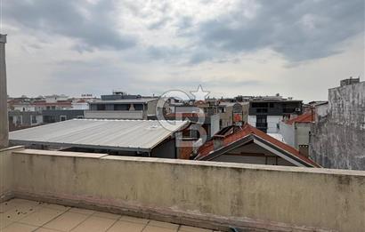 Çiğli Yeni Mahallede Eşyalı Teraslı Kiralık 3+1 Daire