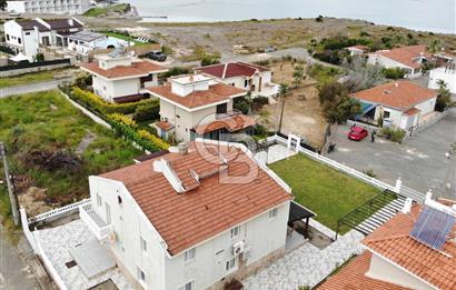 ÇEŞME ŞİFNE’DE GENİŞ BAHÇELİ 7+1 MÜSTAKİL VİLLA