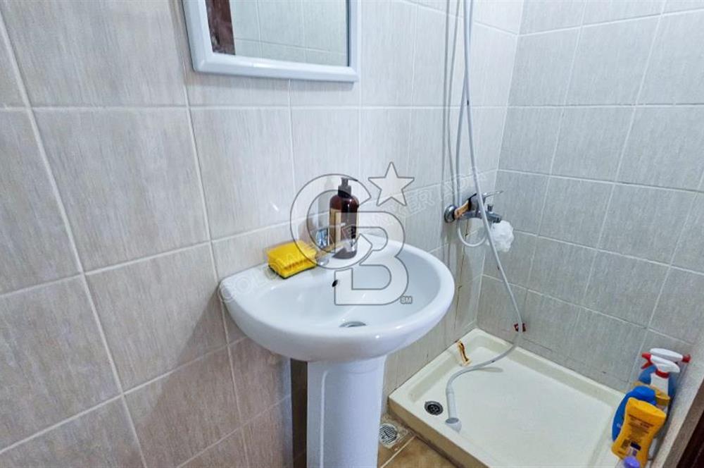 Kuşadası'nda Merkezi Konumda Ayrı Mutfaklı Satılık 1+1 Daire