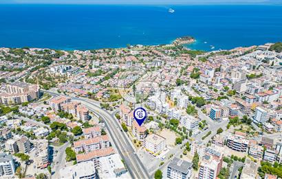 Kuşadası'nda Merkezi Konumda Ayrı Mutfaklı Satılık 1+1 Daire