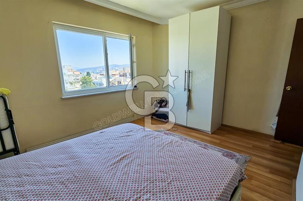 Kuşadası'nda Merkezi Konumda Ayrı Mutfaklı Satılık 1+1 Daire