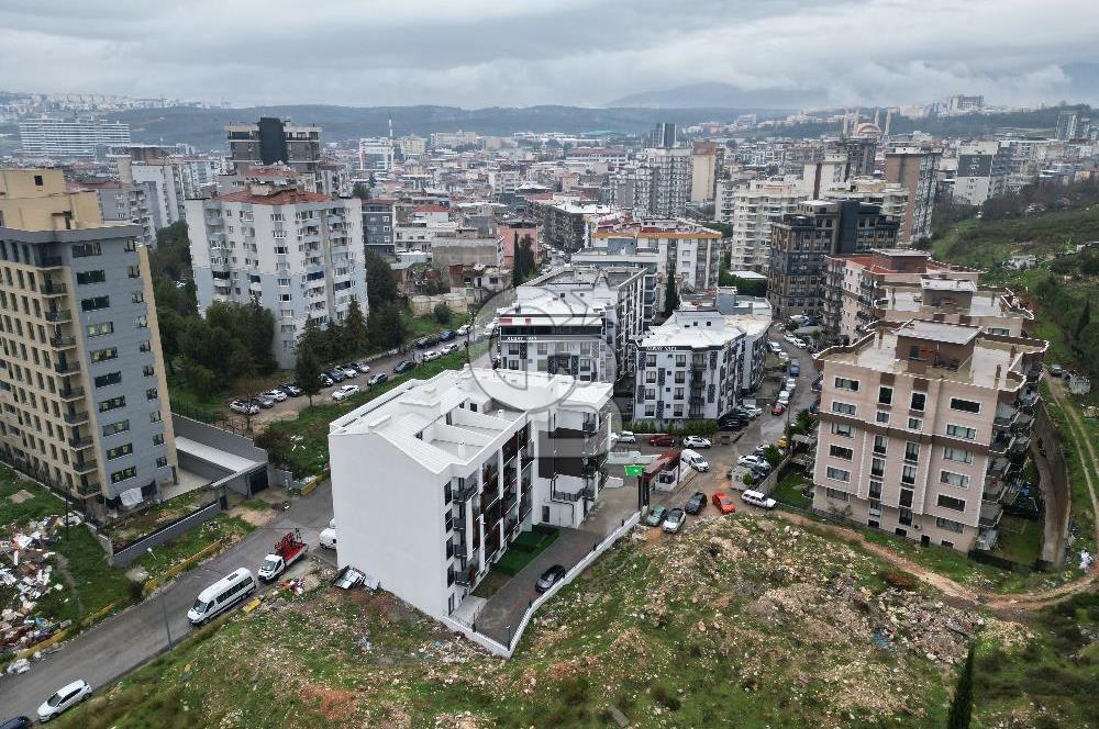 BUCA KURUÇEŞME’DE SATILIK 1+1 EŞYALI SIFIR ARA KAT DAİRE