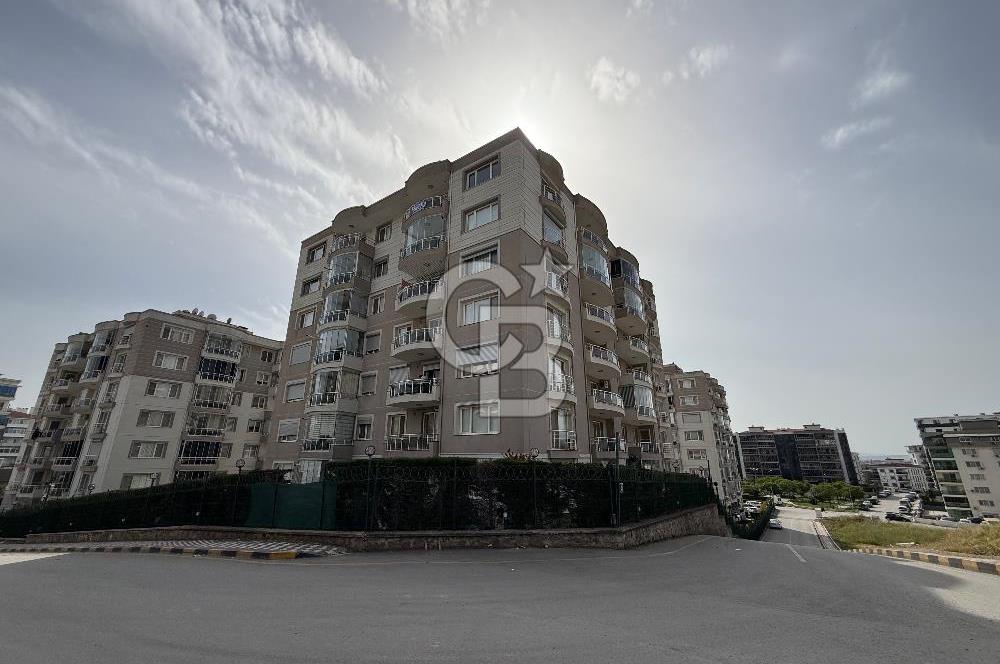 Ulukent Esmira Sitesi'nde 3+1 140 m² Kiralık Ferah Daire
