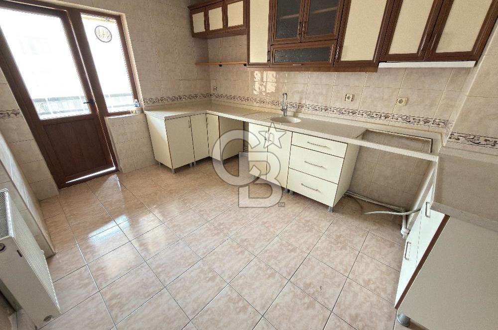 ÖVEÇLER VADİ YANI KABİL CAD.’DE GENİŞ  3+1 | KAPALI BALKON | 