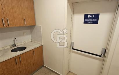 Acıbadem’in Merkezinde Kesintisiz Altyapılı, 1007 m² Prestijli Kurumsal Genel Müdürlük Binası