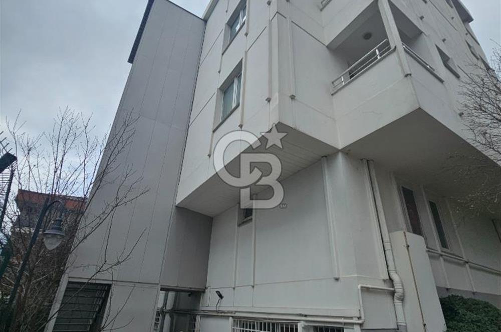 Acıbadem’in Merkezinde Kesintisiz Altyapılı, 1007 m² Prestijli Kurumsal Genel Müdürlük Binası