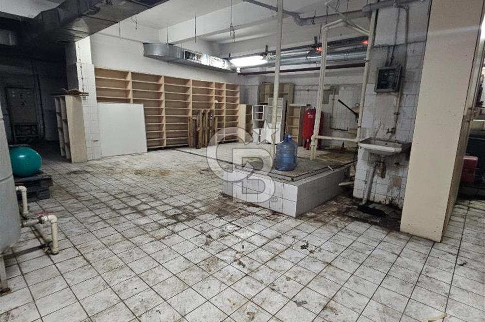 Fatih Aksaray’ın Kalbinde, Banka Kiracılı, 2.004 m² Satılık Prestijli Ticari Bina
