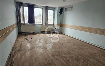 Fatih Aksaray’ın Kalbinde, Banka Kiracılı, 2.004 m² Satılık Prestijli Ticari Bina