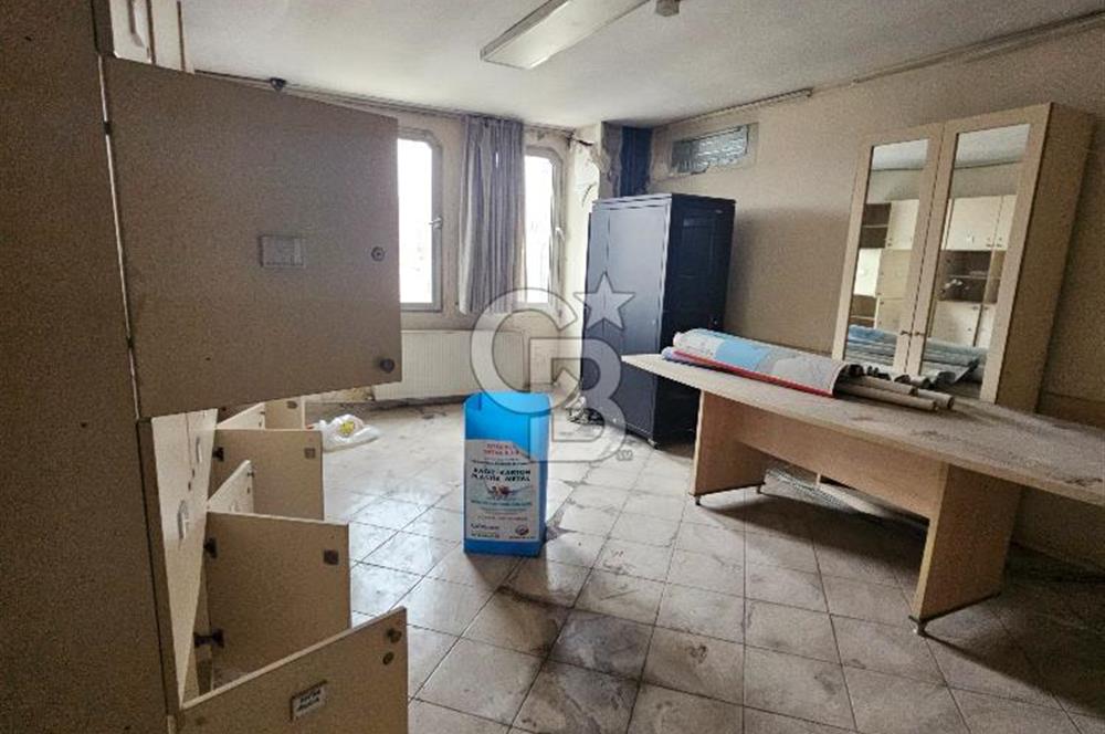 Fatih Aksaray’ın Kalbinde, Banka Kiracılı, 2.004 m² Satılık Prestijli Ticari Bina