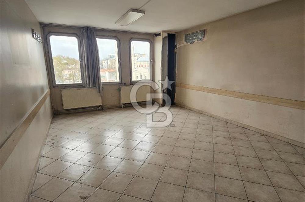 Fatih Aksaray’ın Kalbinde, Banka Kiracılı, 2.004 m² Satılık Prestijli Ticari Bina