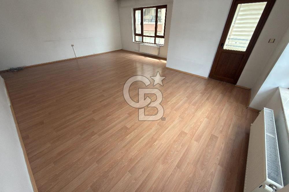 ÖVEÇLER VADİ YANI KABİL CAD.’DE GENİŞ  3+1 | KAPALI BALKON | 