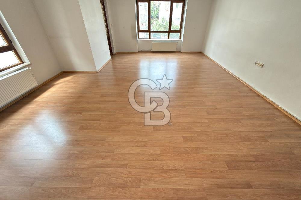 ÖVEÇLER VADİ YANI KABİL CAD.’DE GENİŞ  3+1 | KAPALI BALKON | 
