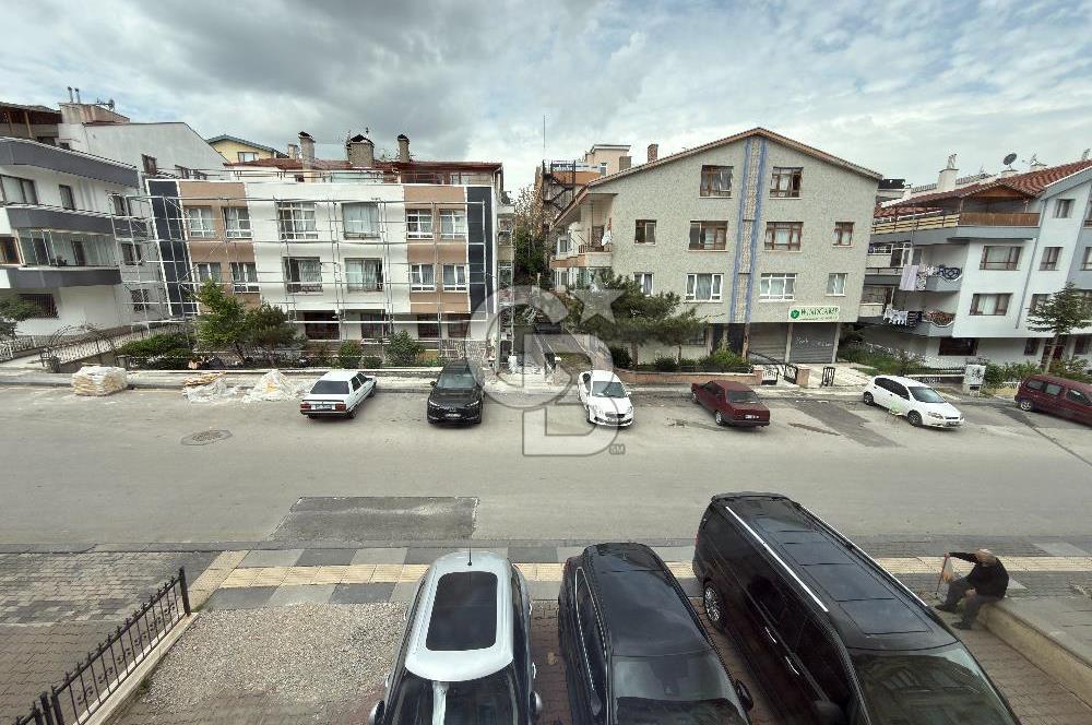 ÖVEÇLER VADİ YANI KABİL CAD.’DE GENİŞ  3+1 | KAPALI BALKON | 