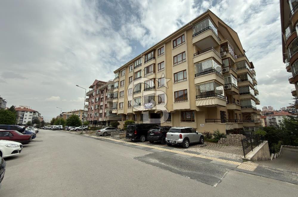 ÖVEÇLER VADİ YANI KABİL CAD.’DE GENİŞ  3+1 | KAPALI BALKON | 