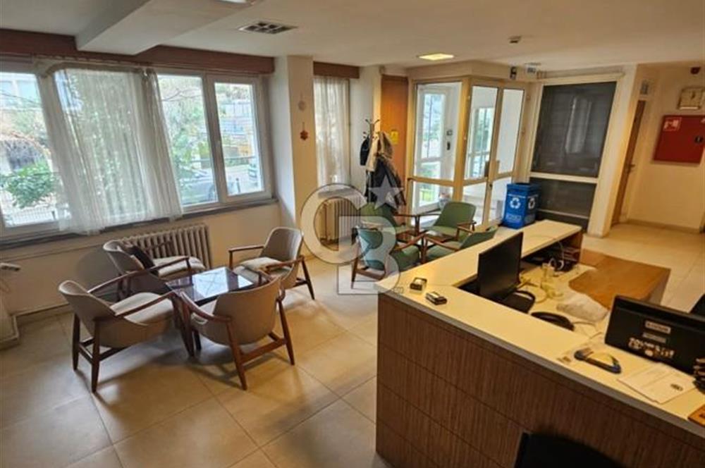 Acıbadem’in Merkezinde Kesintisiz Altyapılı, 1007 m² Prestijli Kurumsal Genel Müdürlük Binası
