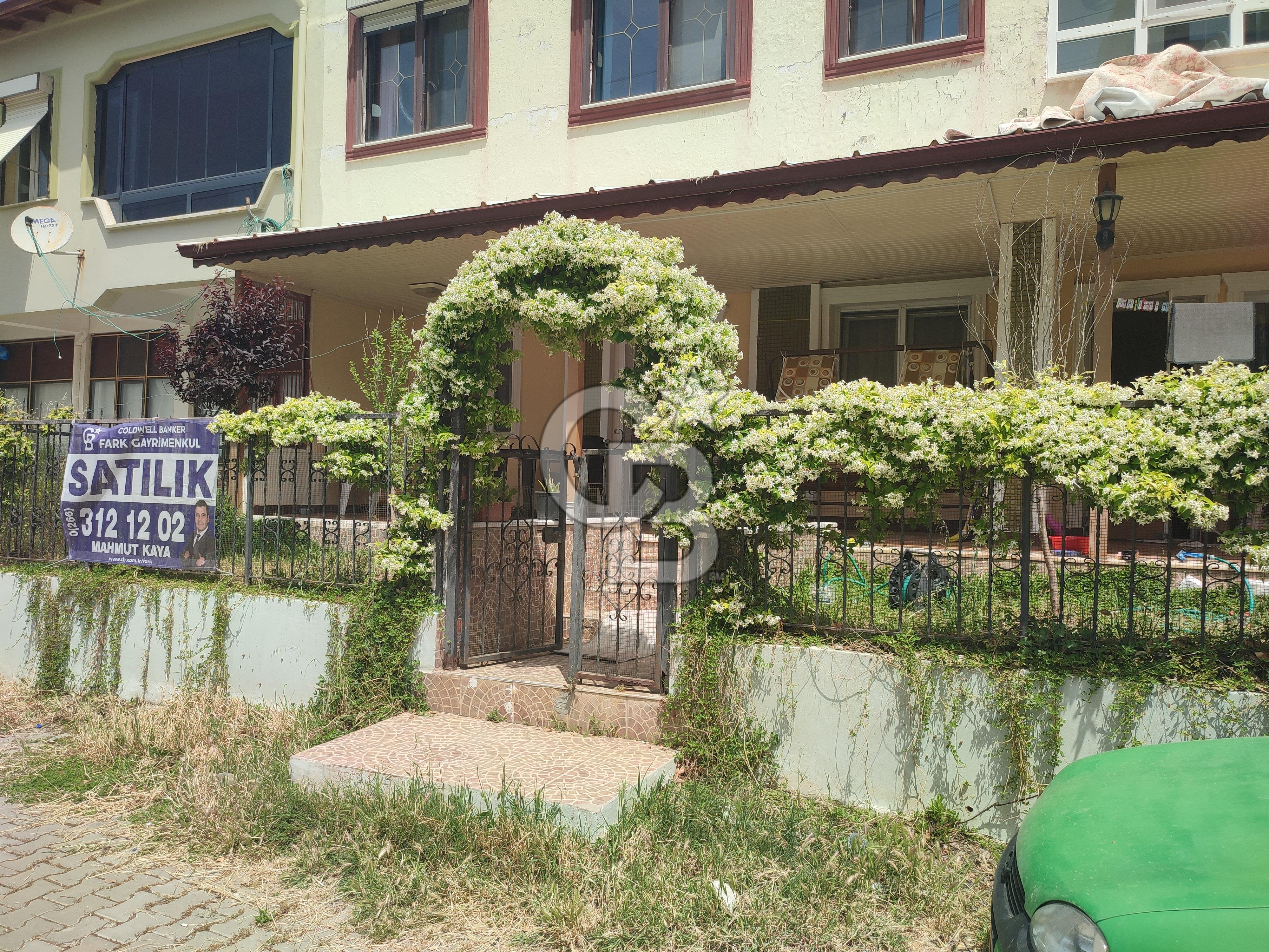 Ayvalık Sarımsaklı Merkez'de Satılık Bahçeli 1+1 Daire 