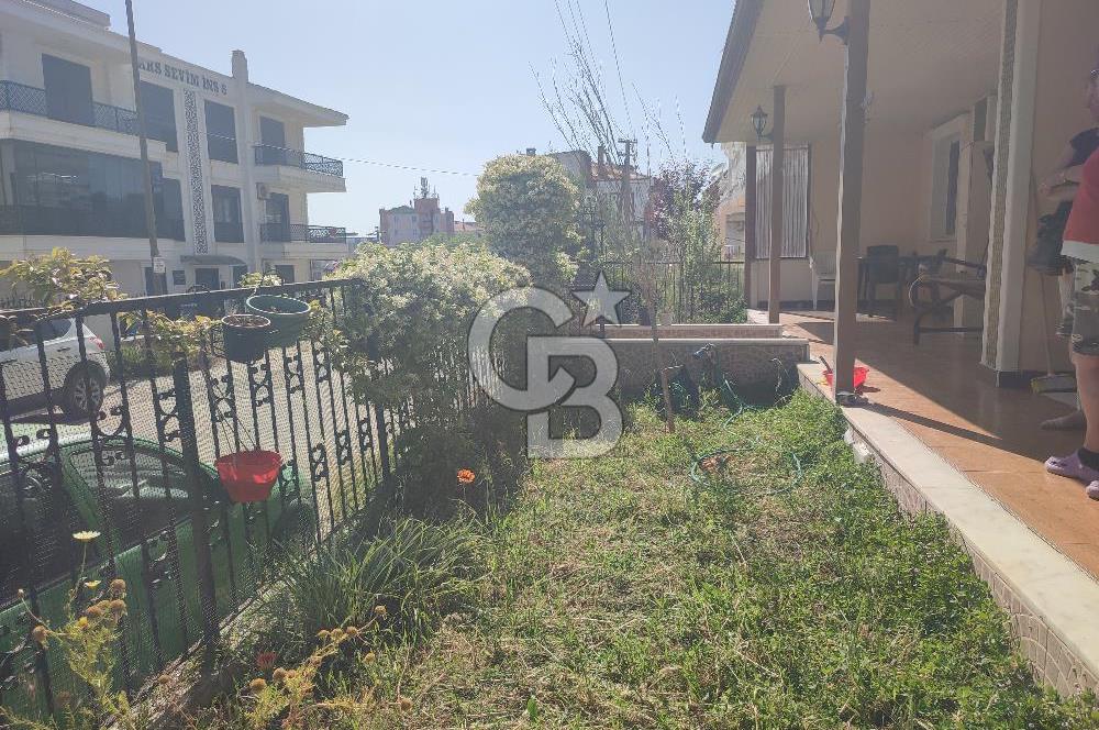 Ayvalık Sarımsaklı Merkez'de Satılık Bahçeli 1+1 Daire 