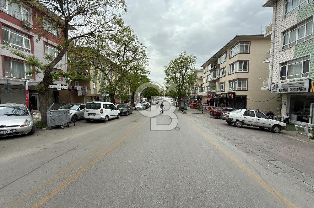 ETLİK KUYUYAZISI CADDESİNDE GENİŞ VE FERAH 3+1 AİLE DAİRESİ