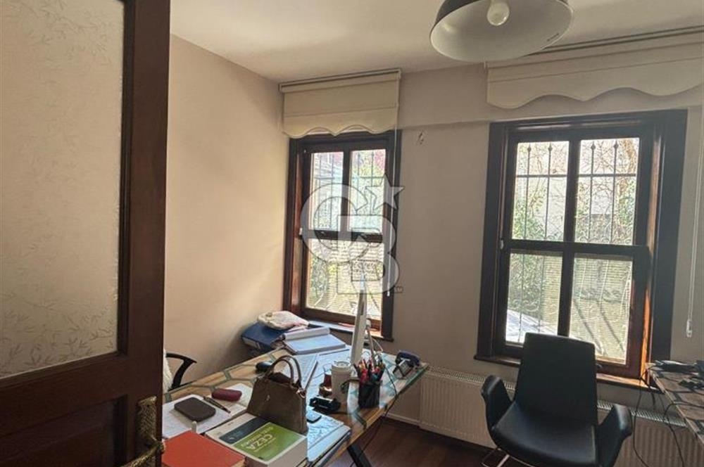 ÇENGELKÖYDE SATILIK MÜSTAKİL EV + ÖZEL OTOPARK + PEYZAJLI BAHÇE
