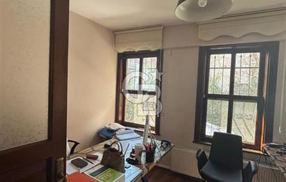 ÇENGELKÖYDE SATILIK MÜSTAKİL EV + ÖZEL OTOPARK + PEYZAJLI BAHÇE