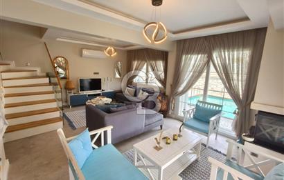 Alaçatı'da Havuzlu Müstakil Kiralık Villa