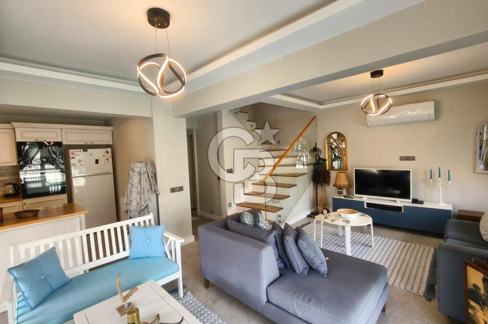 Alaçatı'da Havuzlu Müstakil Kiralık Villa