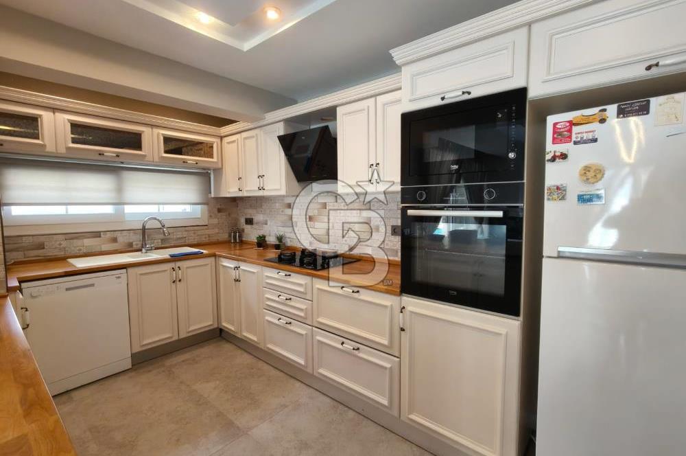 Alaçatı'da Havuzlu Müstakil Kiralık Villa