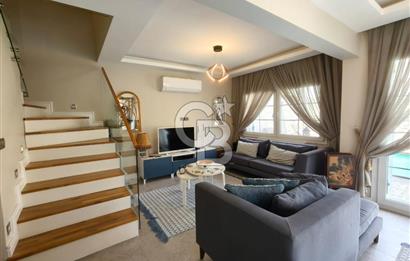 Alaçatı'da Havuzlu Müstakil Kiralık Villa